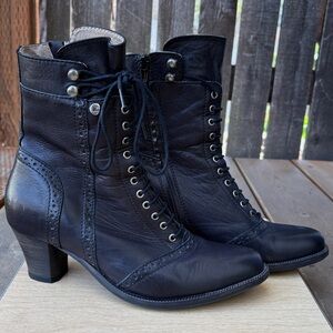 Dkode Wm’s Victorian Lace Up & Zip Black Leather Boots Sz 39 EU